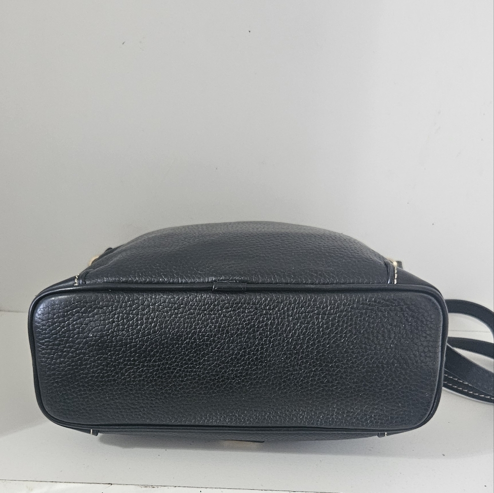 Like!New!Dooney and bourke Black Pebbled Leather Crossbody Bag - Picture 5 of 12